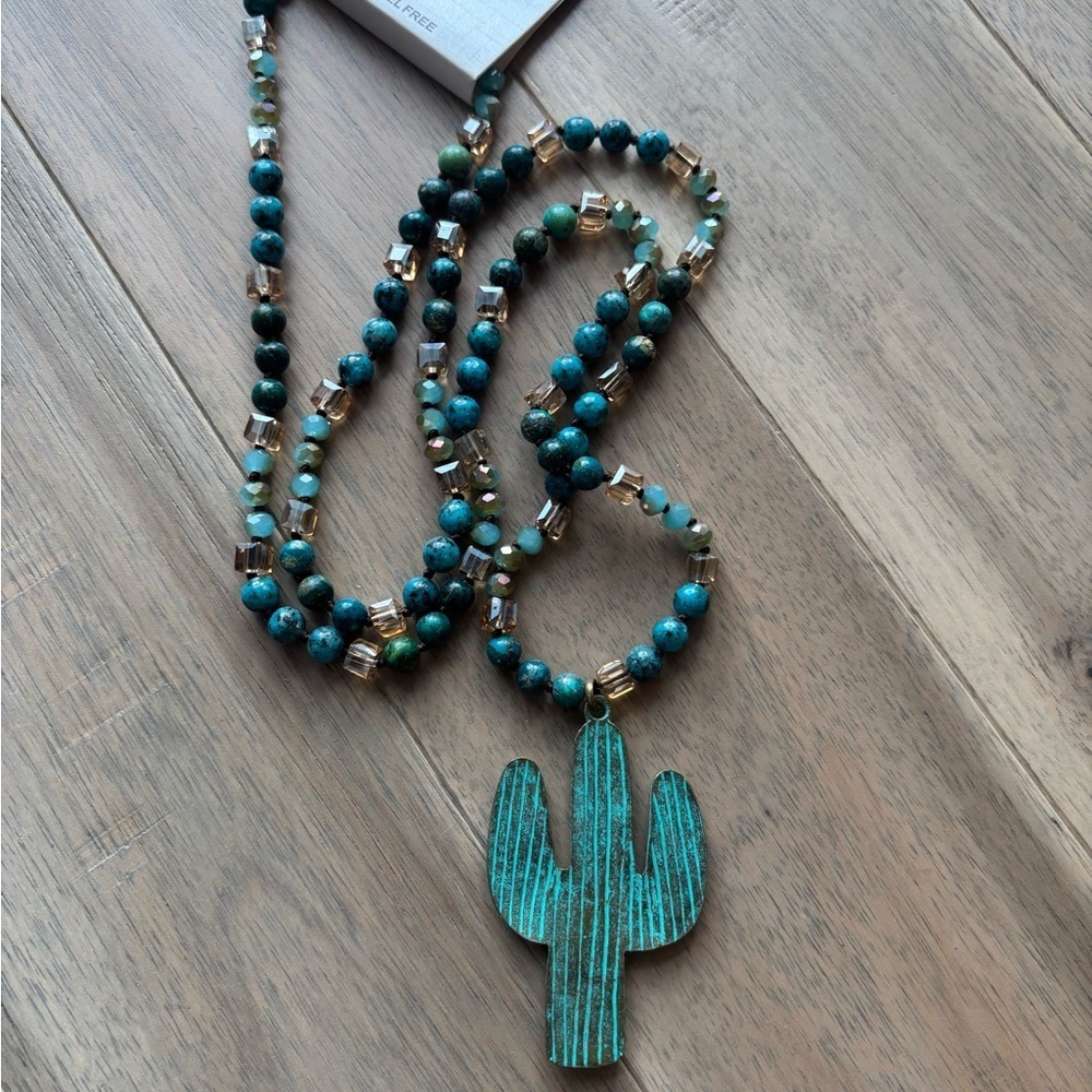 Boutique Cactus Boho Necklace NWT - Picture 4 of 8